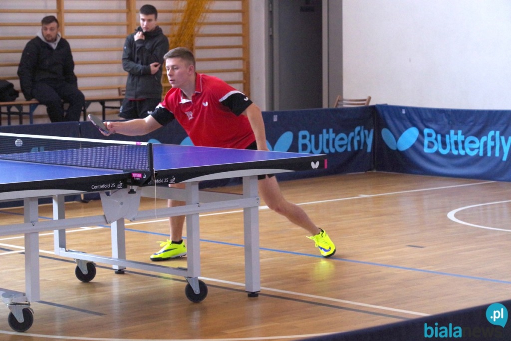 III LIGA: Słabsi od lidera