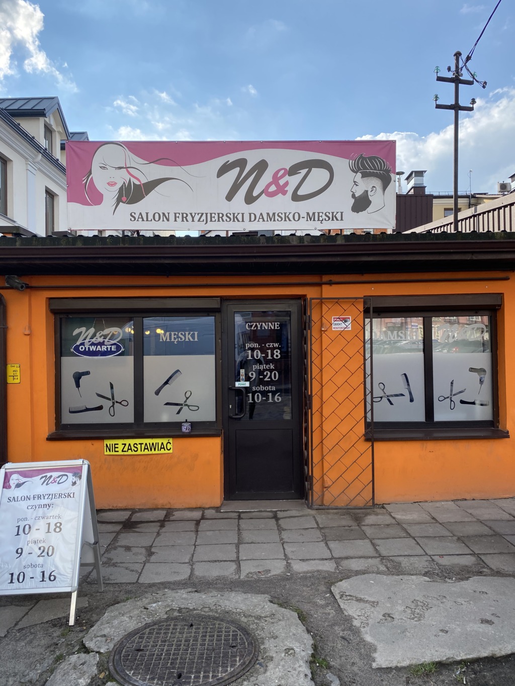 Pójdź do fryzjera i pomóż Szymonkowi