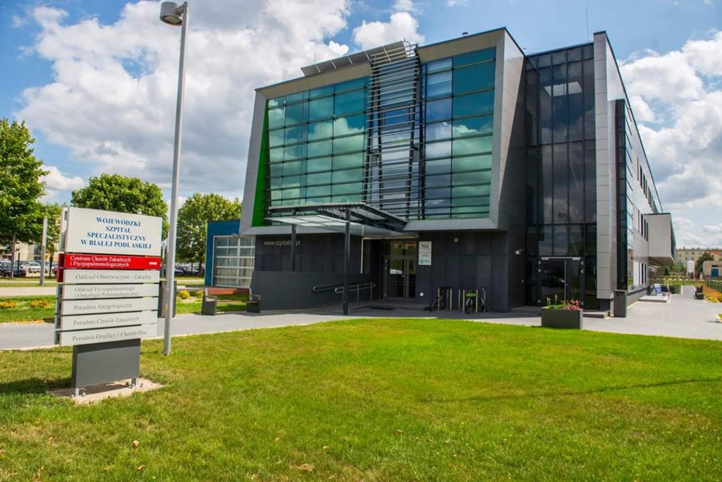 Personel i pacjenci geriatrii z ujemnym wynikiem testu na obecność koronawirusa