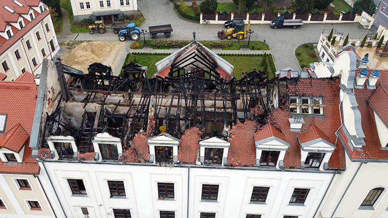 Trwa ustalanie przyczyn pożaru Domu Pielgrzyma w Kodniu