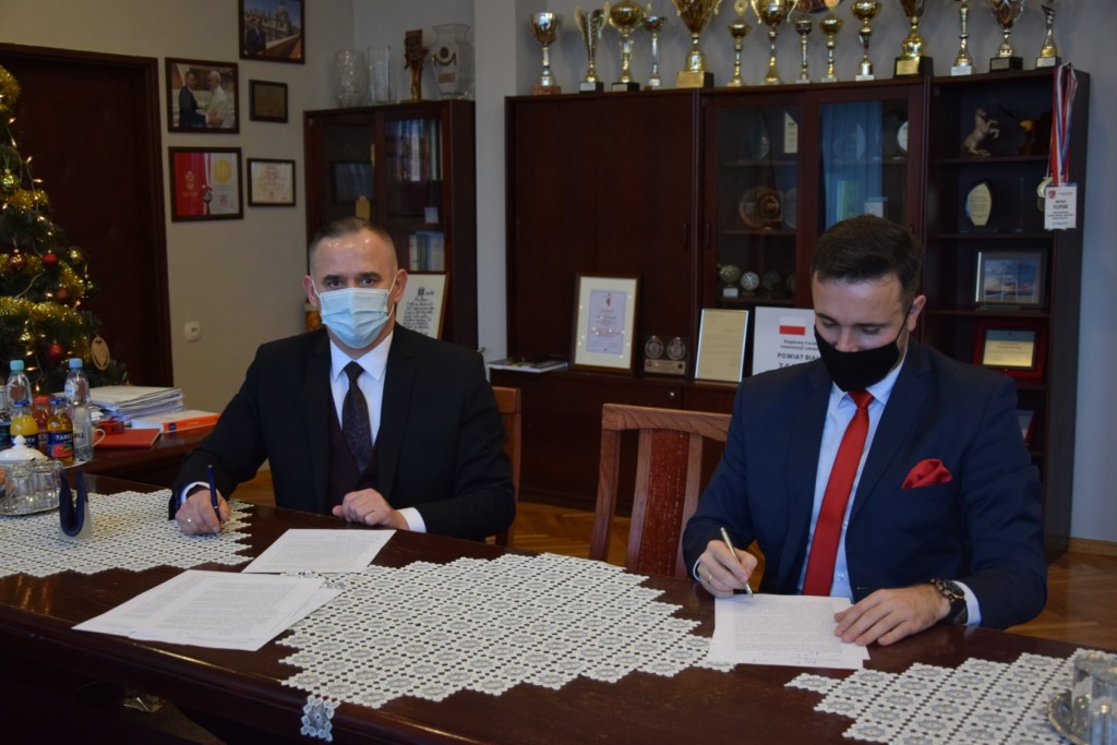 Powiat przejął na własność budynek przy ul. Brzeskiej