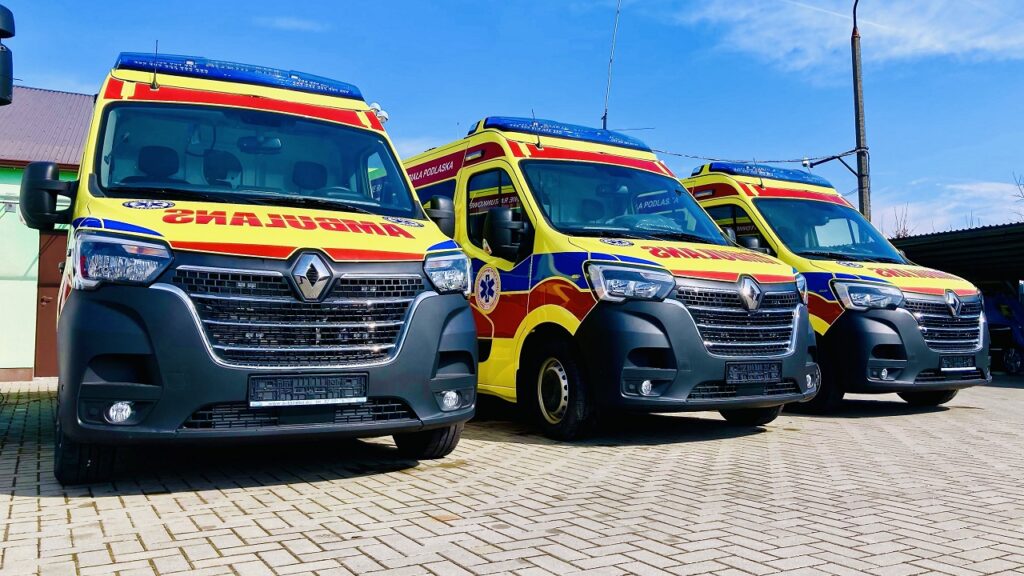 Trzy nowoczesne ambulanse trafiły do bialskiego pogotowia
