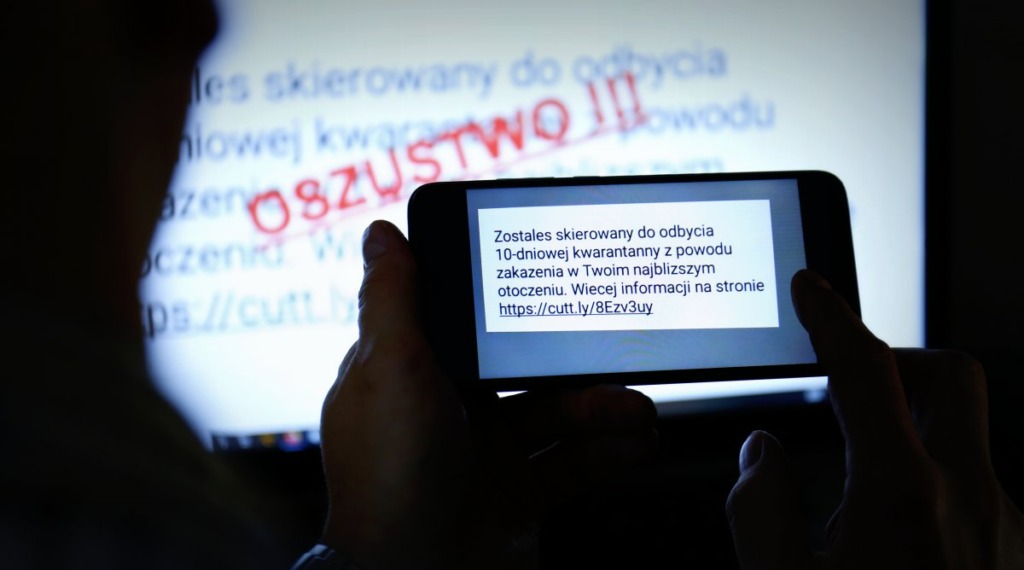 Uwaga na SMS-y o nałożeniu kwarantanny! Mogą to być oszuści