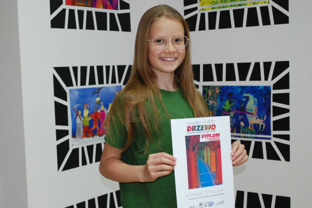 Praca 11-letniej Zuzi z bialskiego “Piksela” zakwalifikowana do wystawy