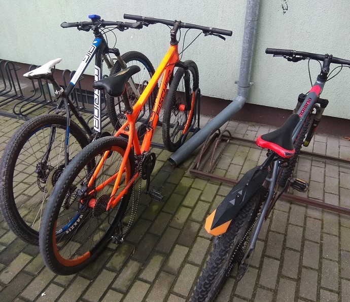 Dwóch nastolatków ukradło rowery spod jednej z  bialskich szkół