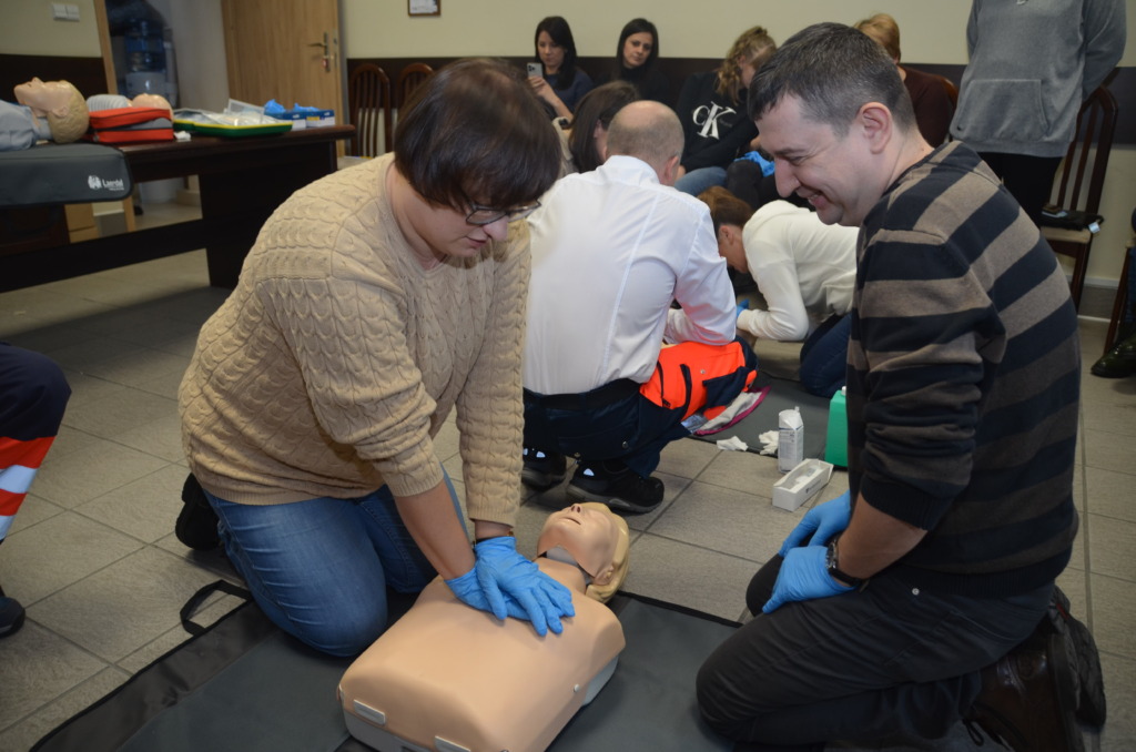 W bialskiej Stacji Pogotowia Ratunkowego ruszyły Bezpłatne Kursy Pierwszej Pomocy. Dyrektor Pogotowia wychodzi również z inicjatywą do najmłodszych