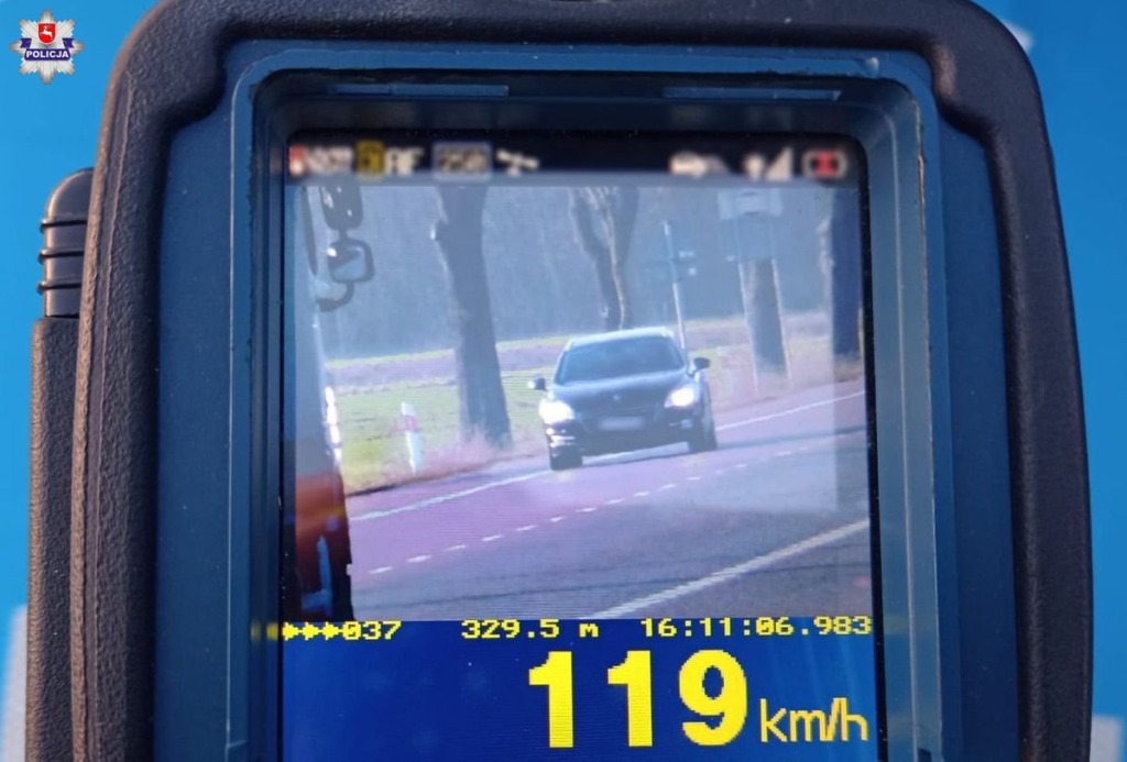 Jechał 119 km/h w terenie zabudowanym. Stracił prawo jazdy