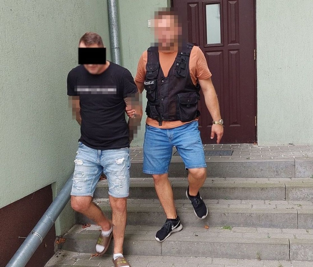 Zatrzymano dwóch mieszkańców Mazowsza za kradzież samochodów