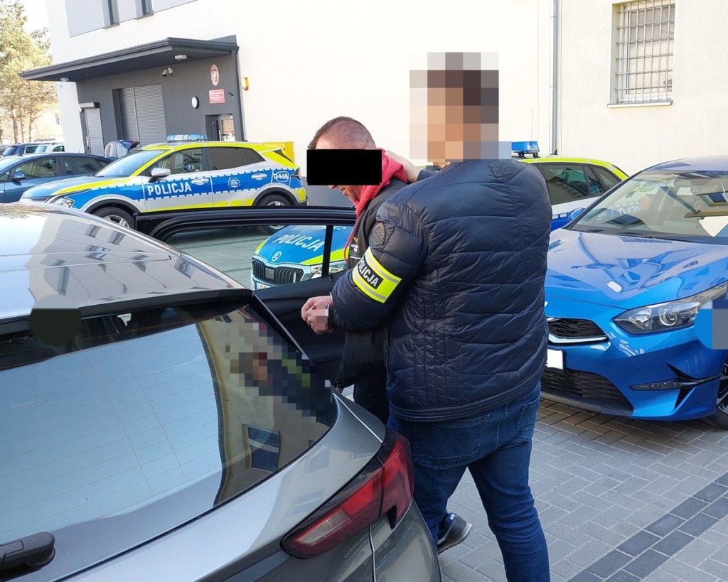 43-latek przez dwa miesiące korzystał ze skradzionej karty – usłyszał zarzuty