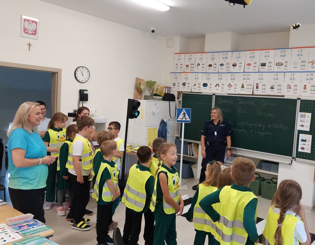 Policja i WORD uczą najmłodszych bezpiecznej drogi do szkoły