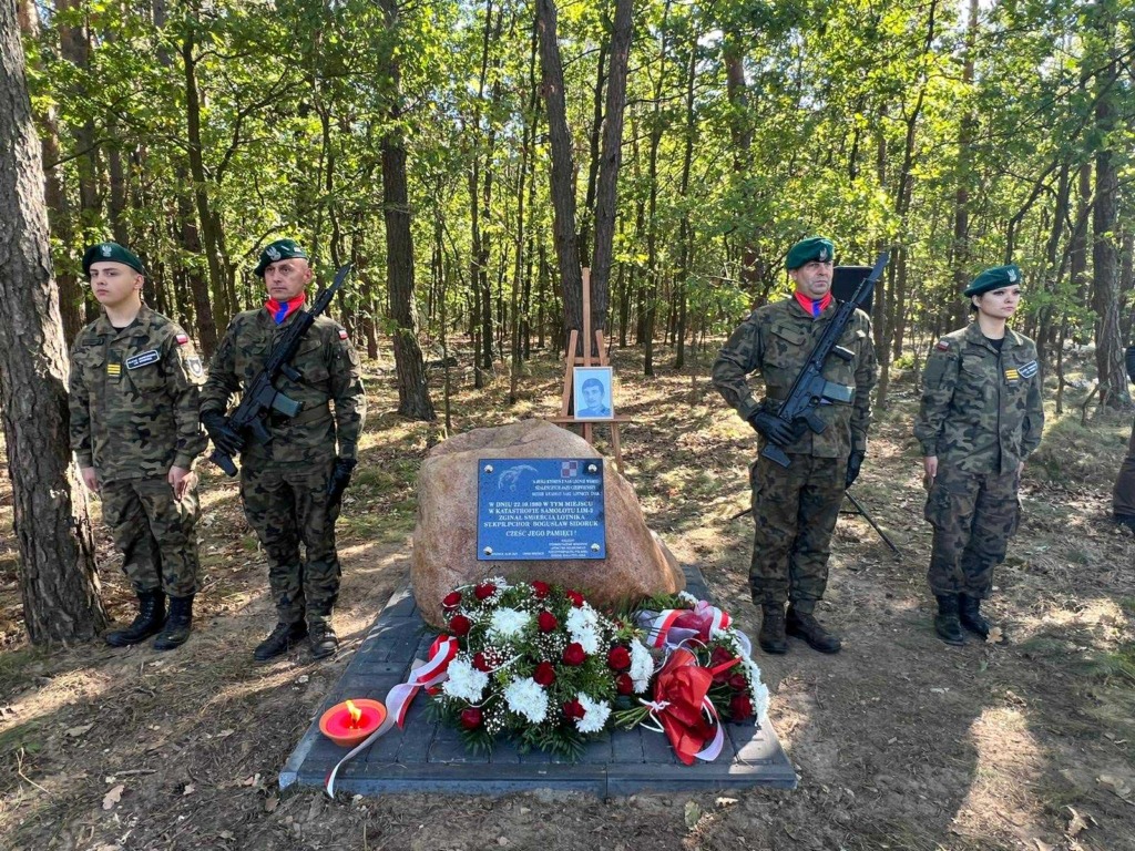 Wisznice uczciły pamięć tragicznie zmarłego pilota