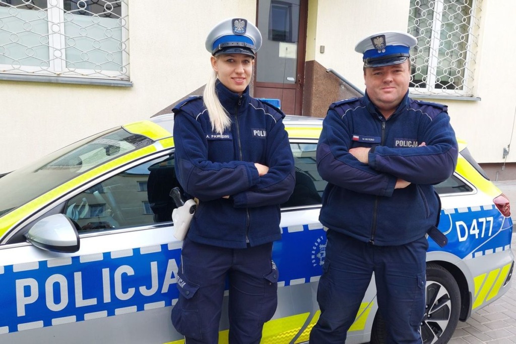 Bialska drogówka w akcji – pomoc mężczyźnie po użądleniu przez osę