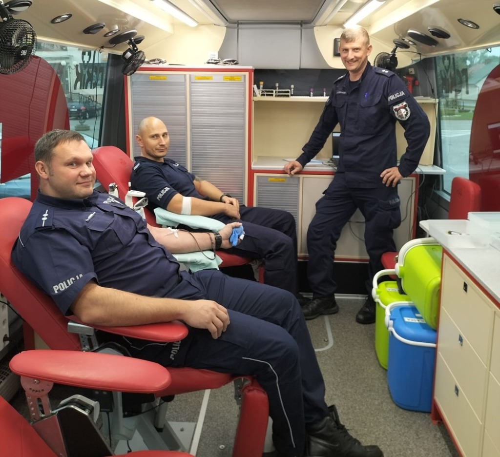 Policjanci z Janowa Podlaskiego oddali krew dla 5-letniej Oliwki