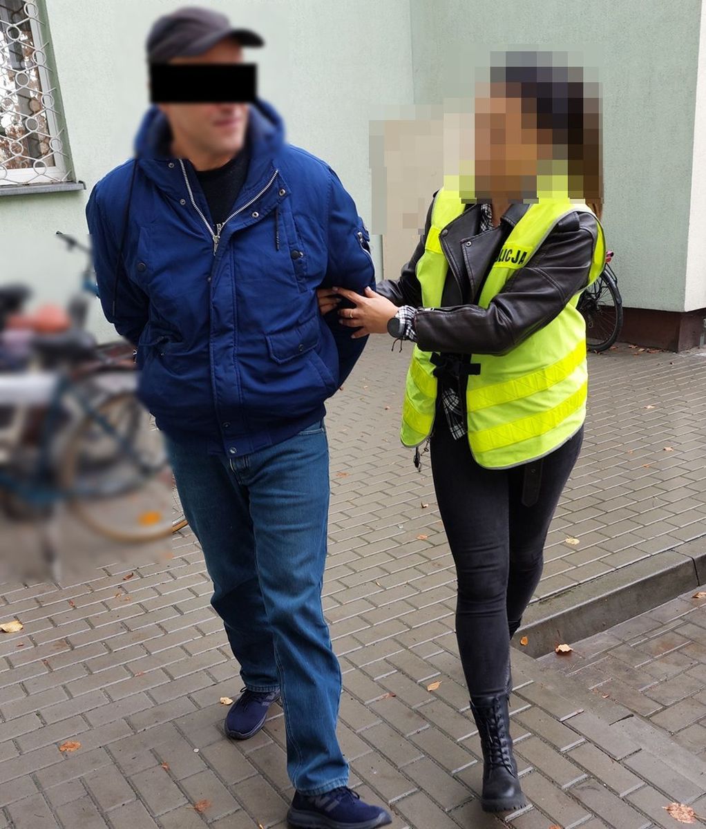 Dwukrotnie zatrzymany za jazdę bez uprawnień. 46-letni obywatel Ukrainy deportowany z Polski