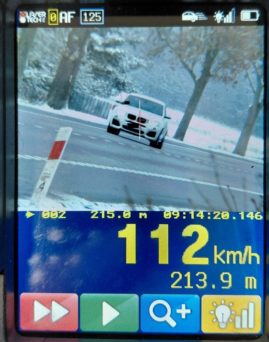 54-latek w BMW pędził 112 km/h w terenie zabudowanym i stracił prawo jazdy na 3 miesiące