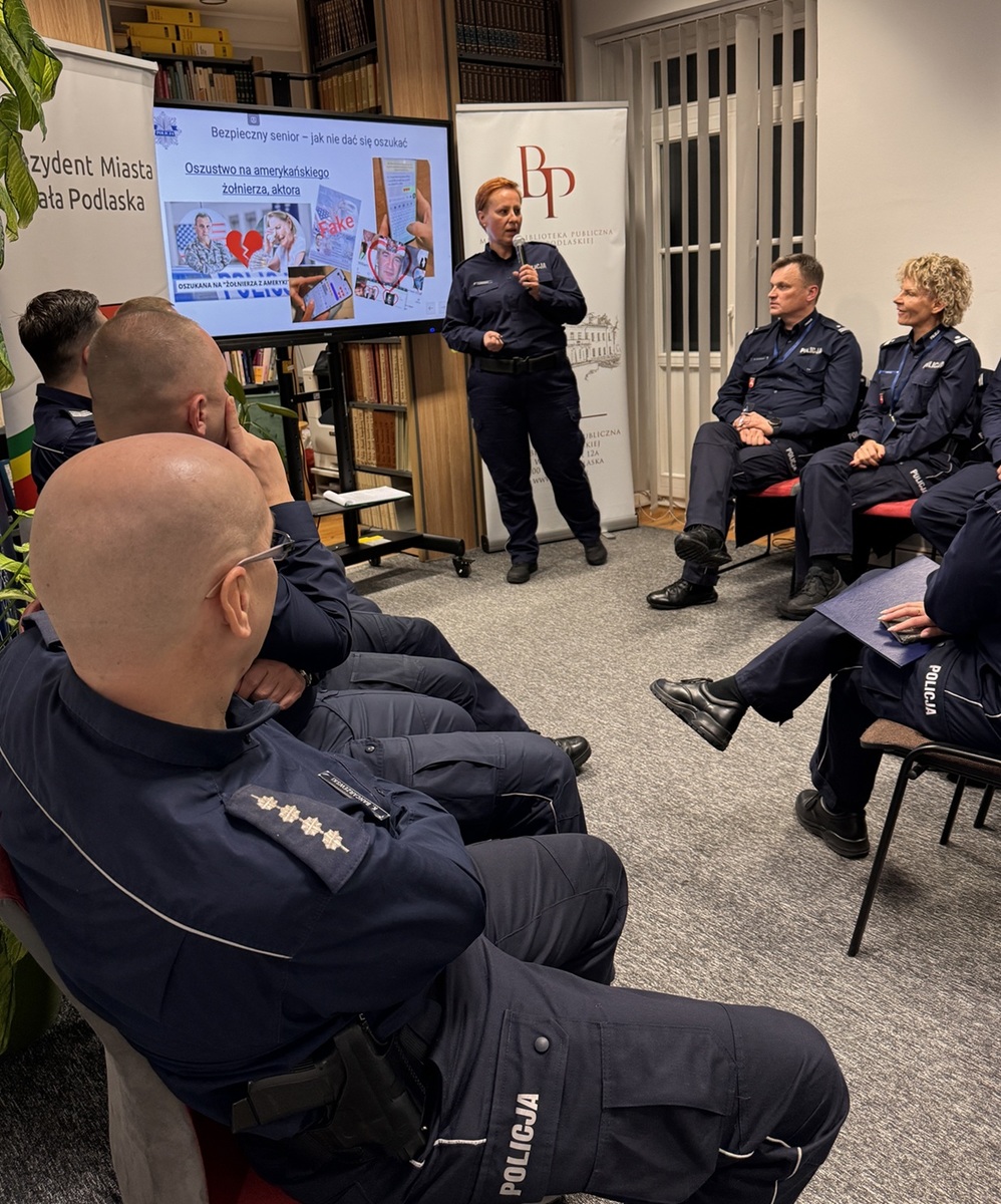 „Bezpieczny senior” – debata społeczna w Białej Podlaskiej o ochronie przed oszustami