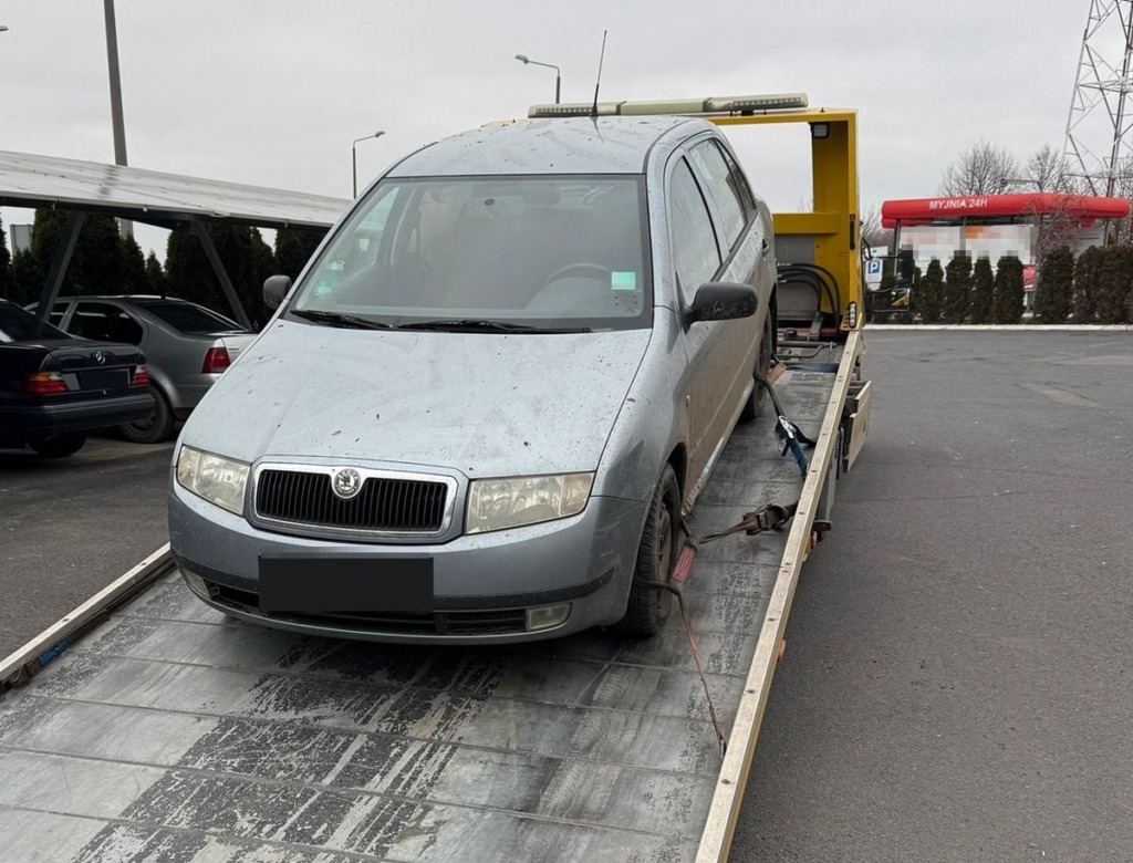 Stwarzał zagrożenie na drodze. Pijany 44-latek uciekał przed policją