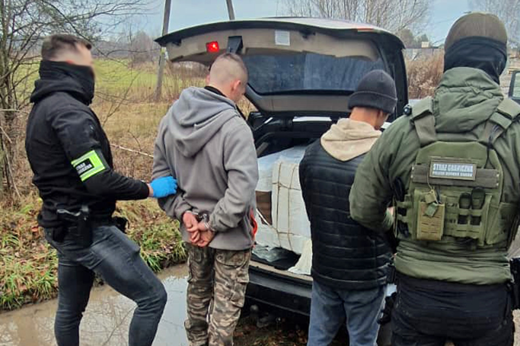 Balon meteorologiczny użyty do przemytu. Straż Graniczna zatrzymuje dwóch mężczyzn