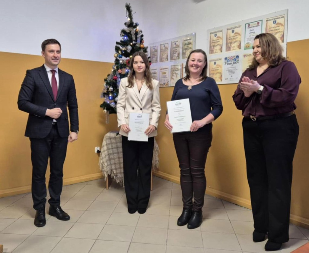 Stypendia Pomostowe 2025/2026 w Gminie Łomazy przyznane