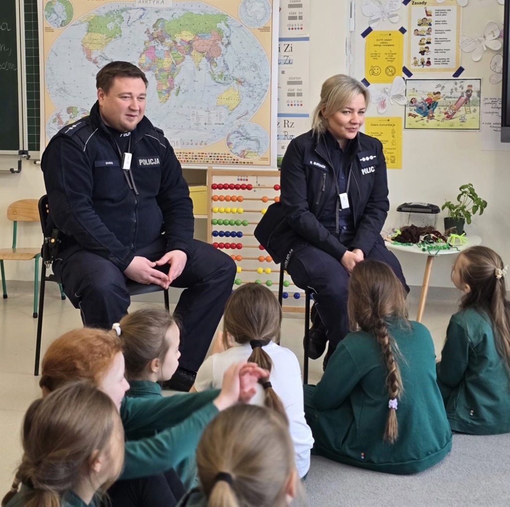 Bezpieczne ferie – policjanci spotkali się z uczniami w Białej Podlaskiej