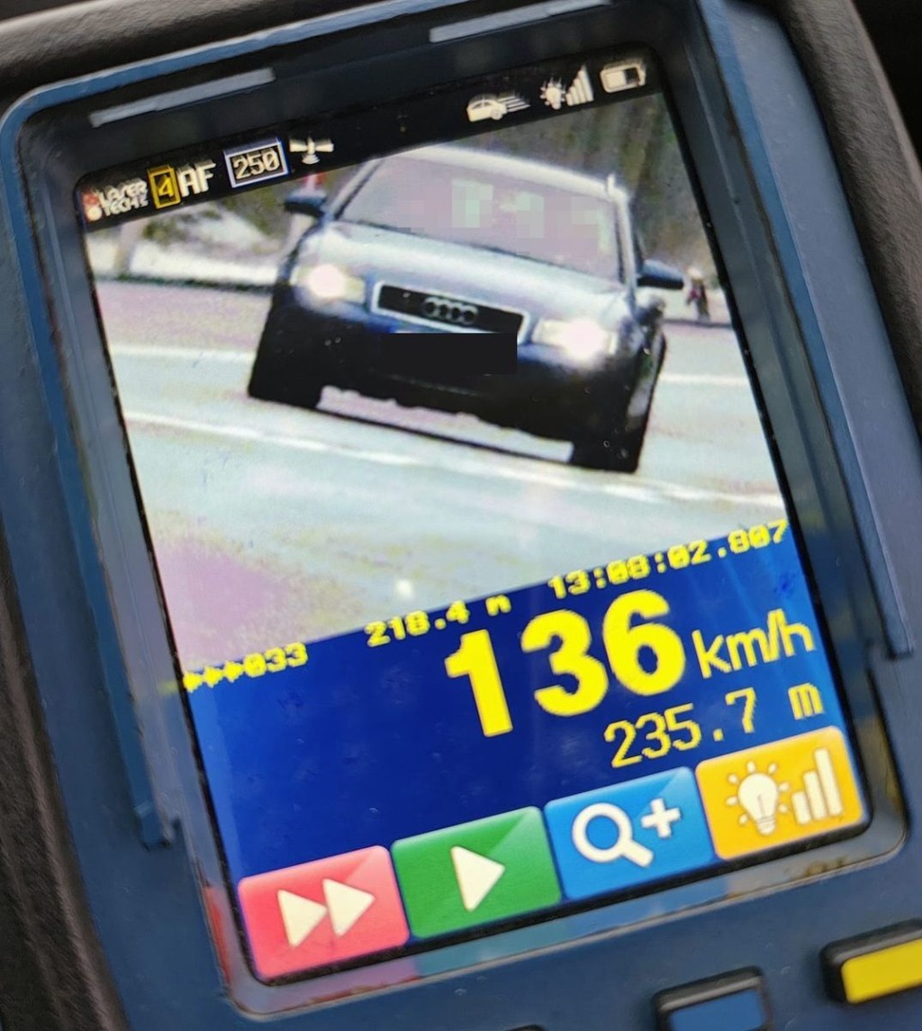 Pośpiech słono kosztuje. 2 tys. zł mandatu dla kierowcy Audi