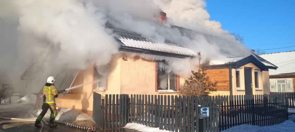 Pożar poddasza w Przechodzie. Straty sięgają około 400 tysięcy złotych