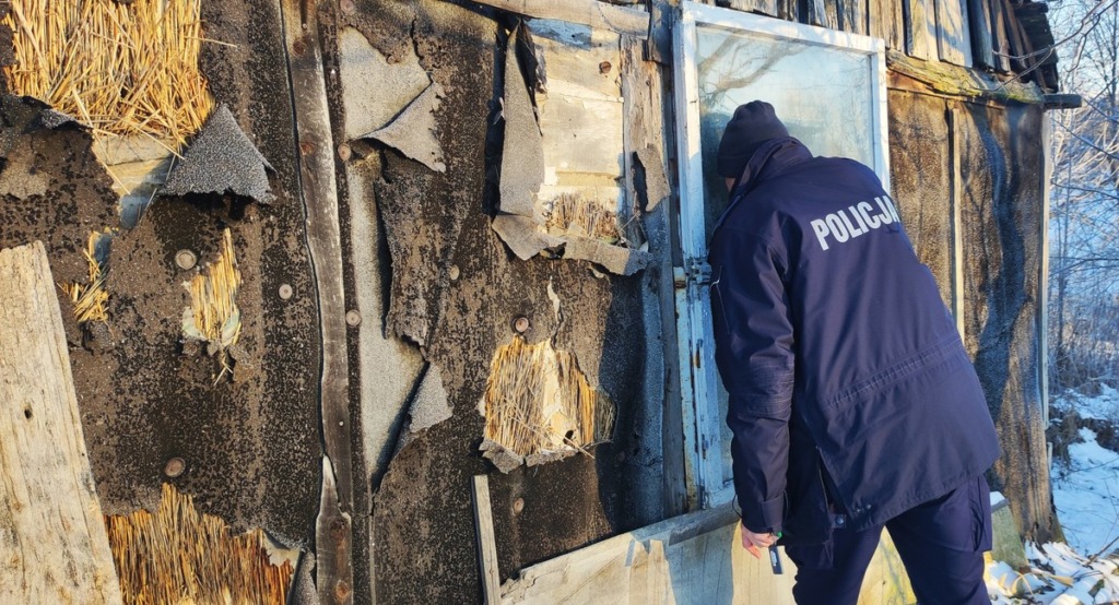 Reagujmy, widząc osoby zagrożone wychłodzeniem. Jeden telefon może uratować życie