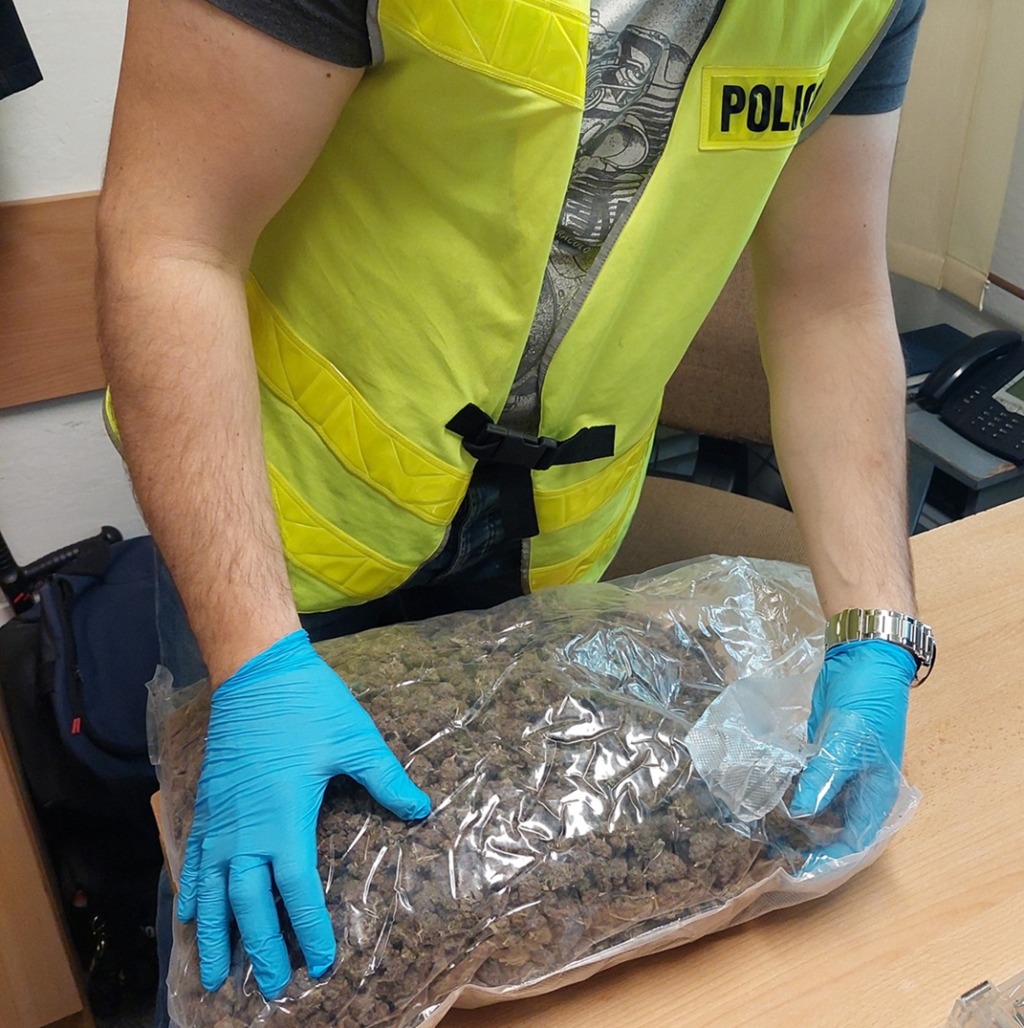 Niemal 3 kilogramy narkotyków zabezpieczone przez bialskich policjantów