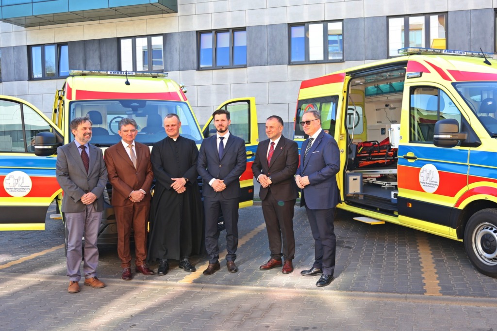 Ponad 73 mln zł na rozwój szpitala w Białej Podlaskiej. Nowoczesny sprzęt, ambulanse i robot do leków onkologicznych