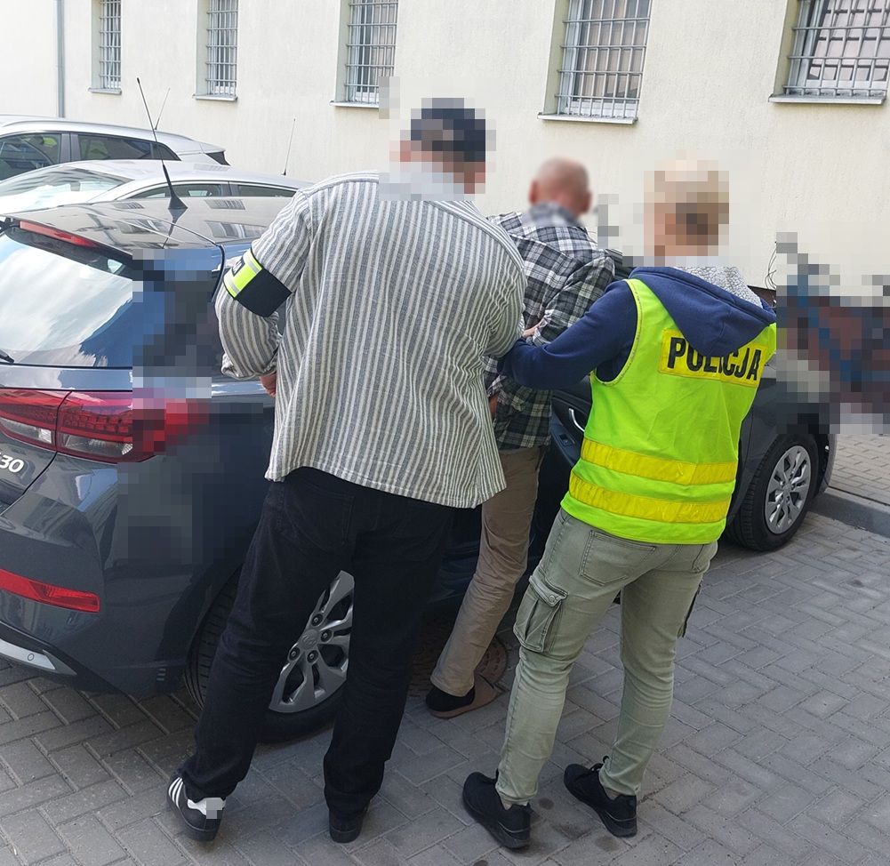 Groził żonie nożem i odjechał autem po alkoholu. Sąd aresztował 61-latka