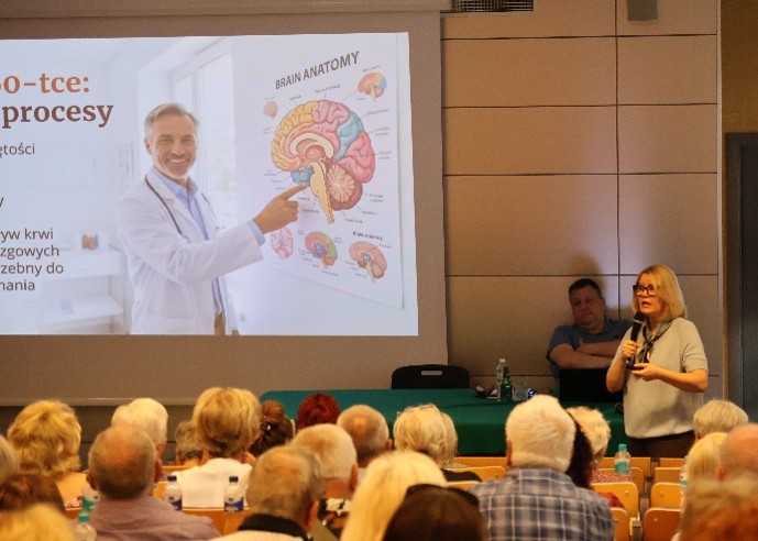Pamięć po 60. roku życia pod lupą ekspertów. Wirtualny Klub Seniora przyciąga coraz więcej mieszkańców Białej Podlaskiej