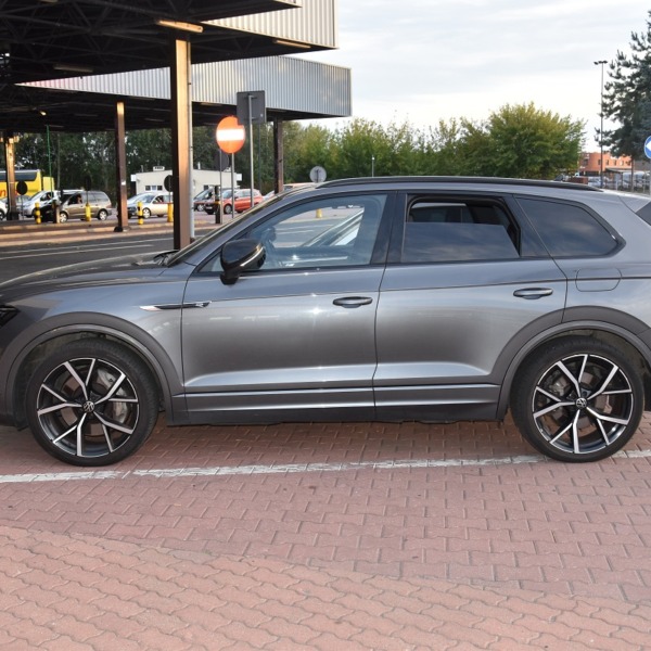 Volkswagen Tiguan zatrzymany przez Straż Graniczną na przejściu w Terespolu.