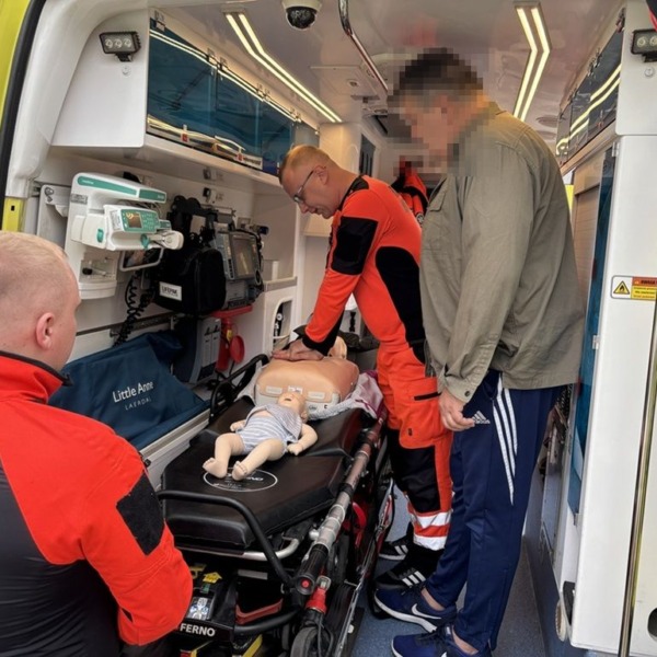 Szkolenie z pierwszej pomocy w ambulansie podczas akcji w Białej Podlaskiej
