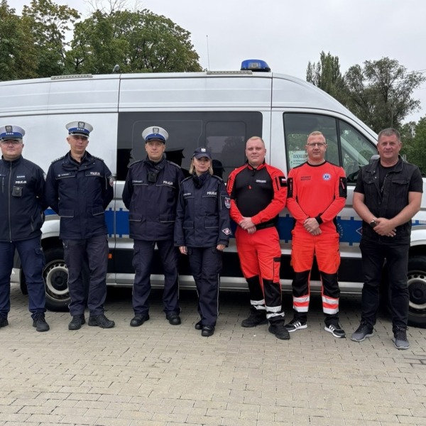 Zdjęcie z akcji bezpieczeństwa drogowego i pierwszej pomocy w Białej Podlaskiej