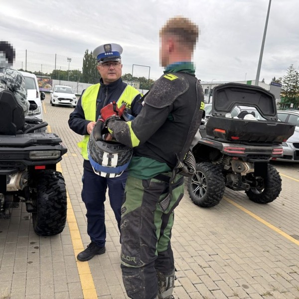 Zdjęcie z akcji bezpieczeństwa drogowego i pierwszej pomocy w Białej Podlaskiej