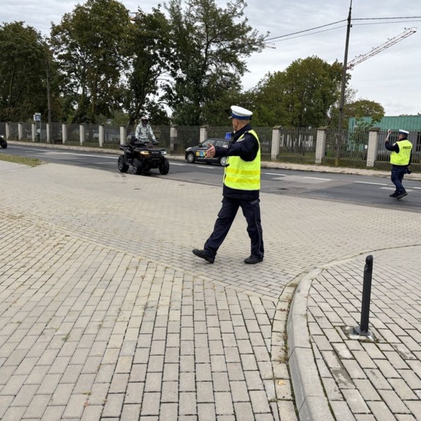 Zdjęcie z akcji bezpieczeństwa drogowego i pierwszej pomocy w Białej Podlaskiej
