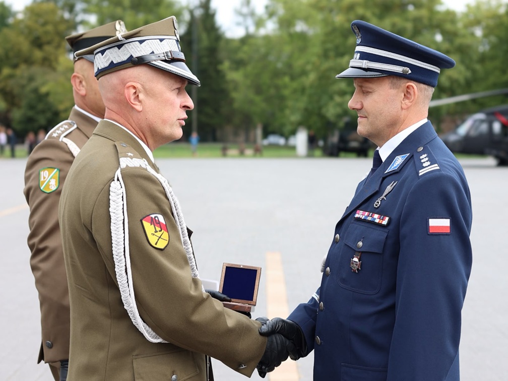 Komendant bialskiej policji z wojskowym medalem. Wyróżniono Andrzeja Antoniewskiego
