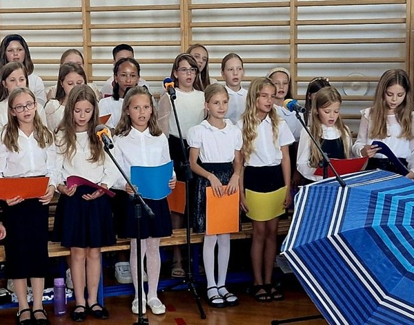 Uczestnicy rozpoczęcia roku szkolnego 2026/2027 w Gminie Biała Podlaska