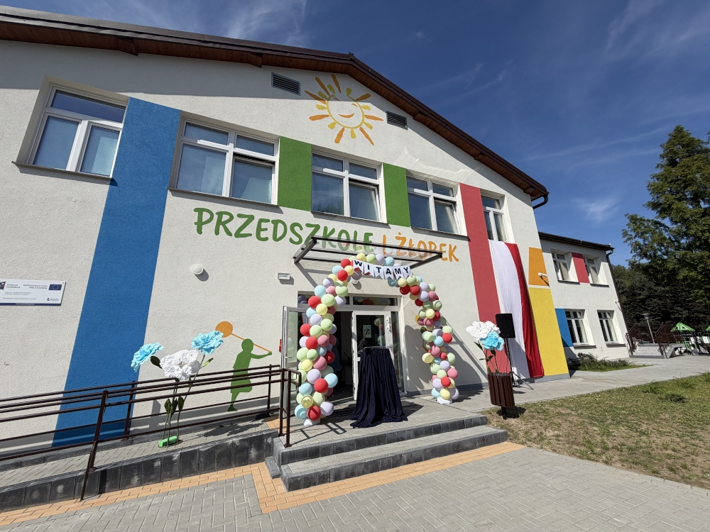 Nowy żłobek i przedszkole w Jelnicy otwarte. 135 miejsc dla dzieci