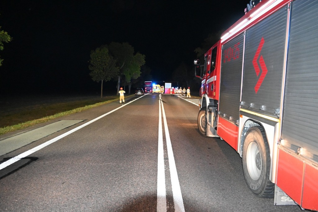 23-latek zginął potrącony przez ciężarówkę na DK2 w Rogoźniczce