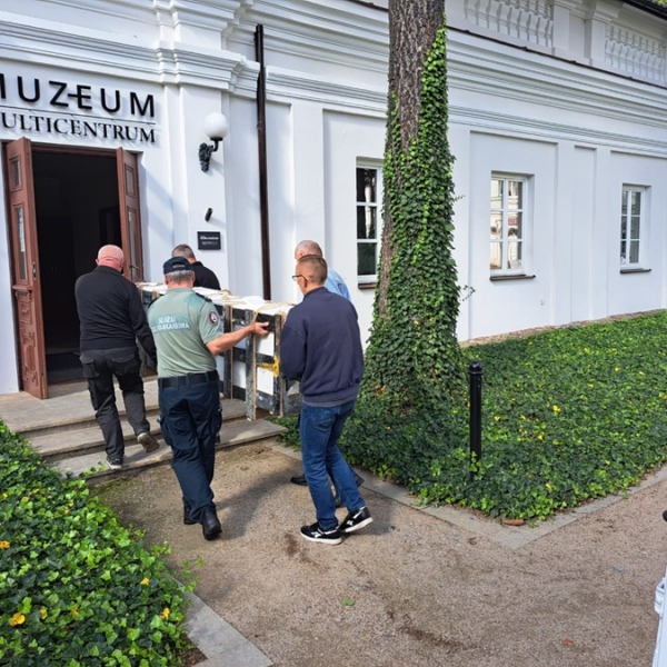 Przedmioty z Chin przekazane do Muzeum Południowego Podlasia przez KAS