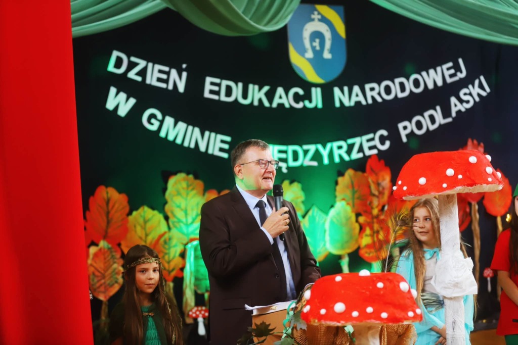 Dzień Edukacji Narodowej w gminie Międzyrzec Podlaski. Nauczyciele odebrali nagrody