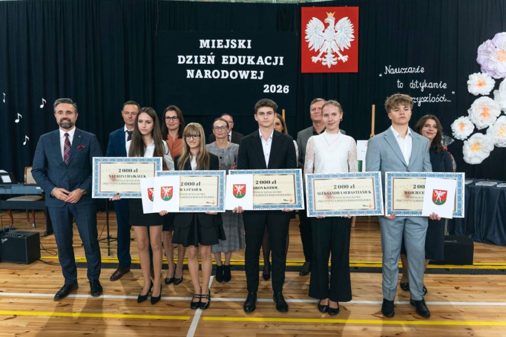 Stypendia dla uczniów i nagrody dla nauczycieli. Miejski Dzień Edukacji w Białej Podlaskiej