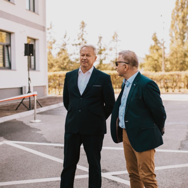 Uczestnicy uroczystego otwarcia odnowionego WORD w Białej Podlaskiej
