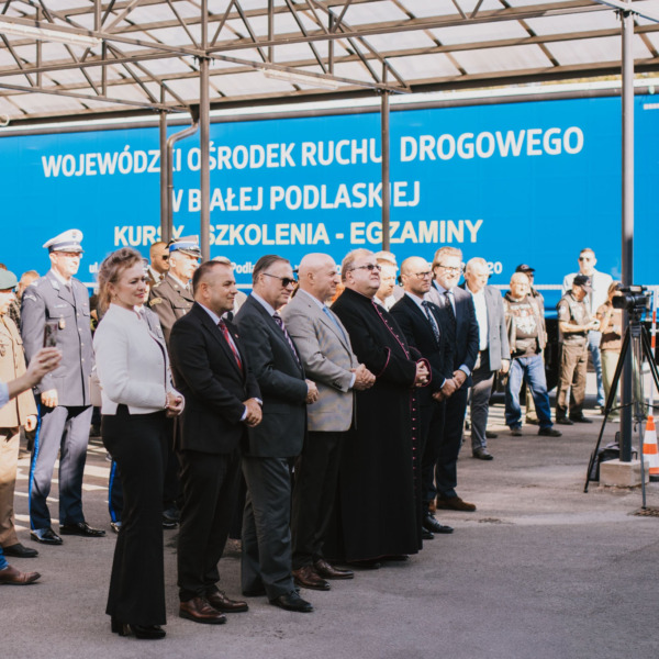 Goście podczas uroczystego otwarcia odnowionego WORD w Białej Podlaskiej