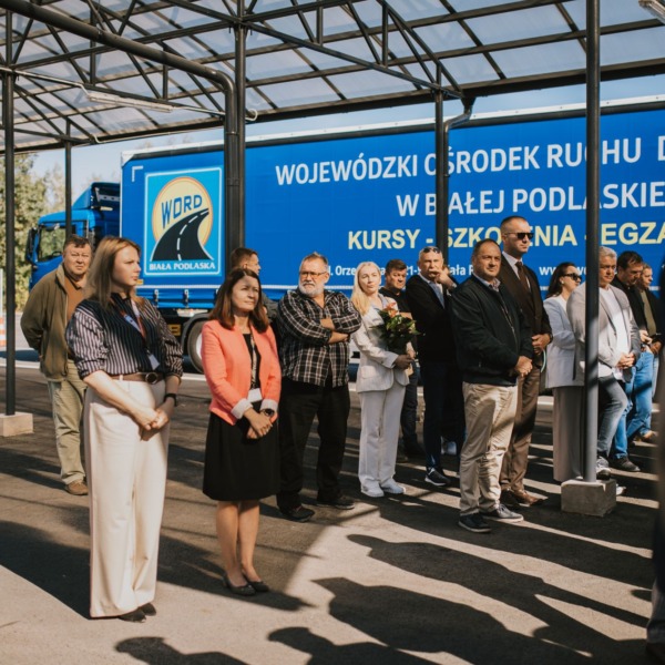 Uczestnicy uroczystości otwarcia odnowionego WORD w Białej Podlaskiej